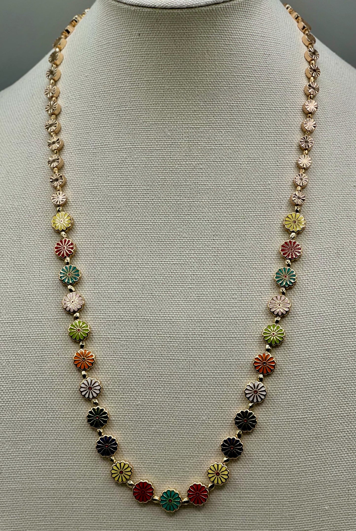 Daisy Chain Necklace